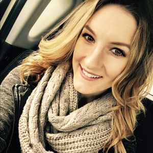 Meet your Posher, Catie